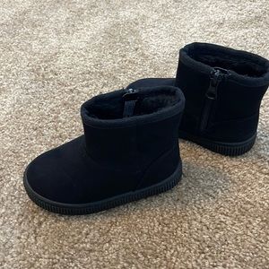 Cat & Jack size 6 Black Boots
